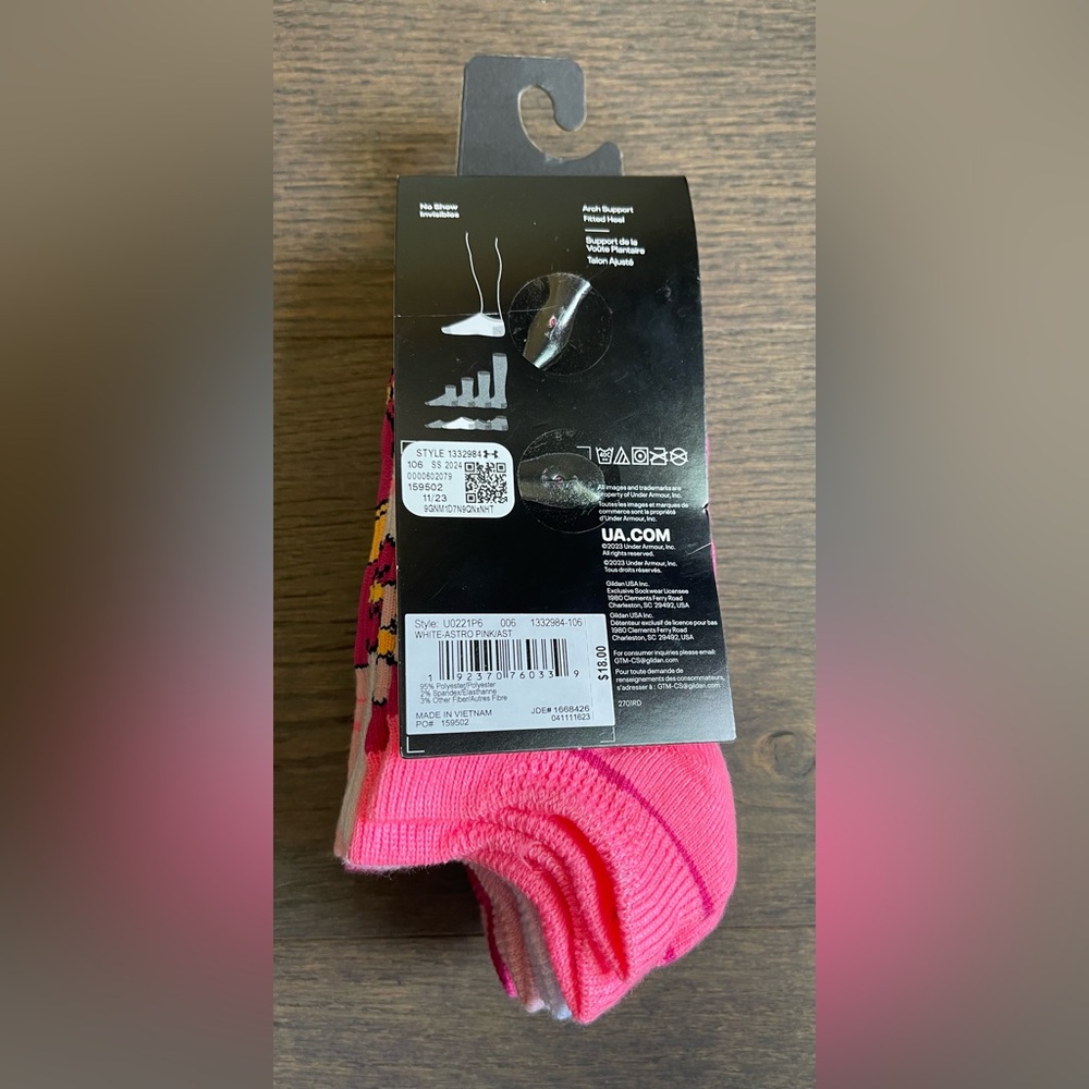 Under Armor Girls UA Essential No Show Socks - 1332984-106 - 6 Pack - NWT - Picture 3 of 4